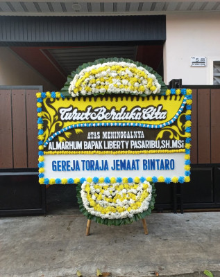 Papan Bunga Duka di Megaluh